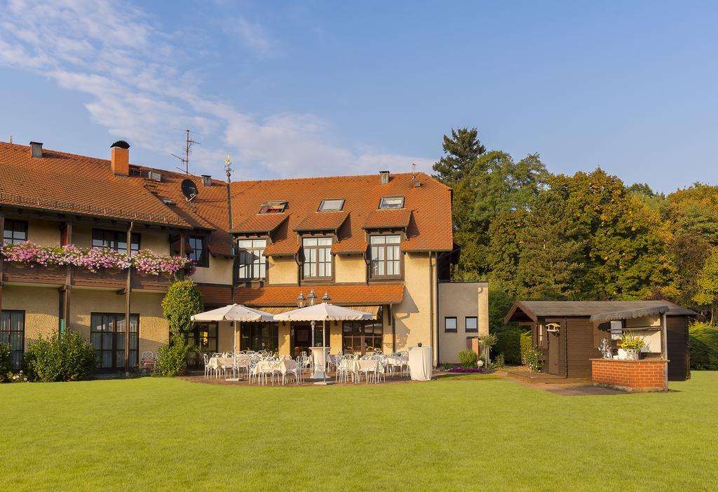 Krone Am Park - Gaestehaus Des Hotel Krone Alzenau in Unterfranken Exteriör bild