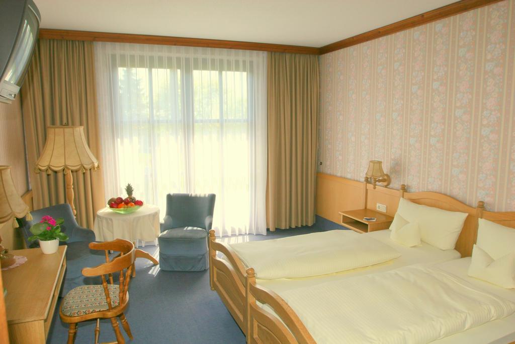 Krone Am Park - Gaestehaus Des Hotel Krone Alzenau in Unterfranken Exteriör bild
